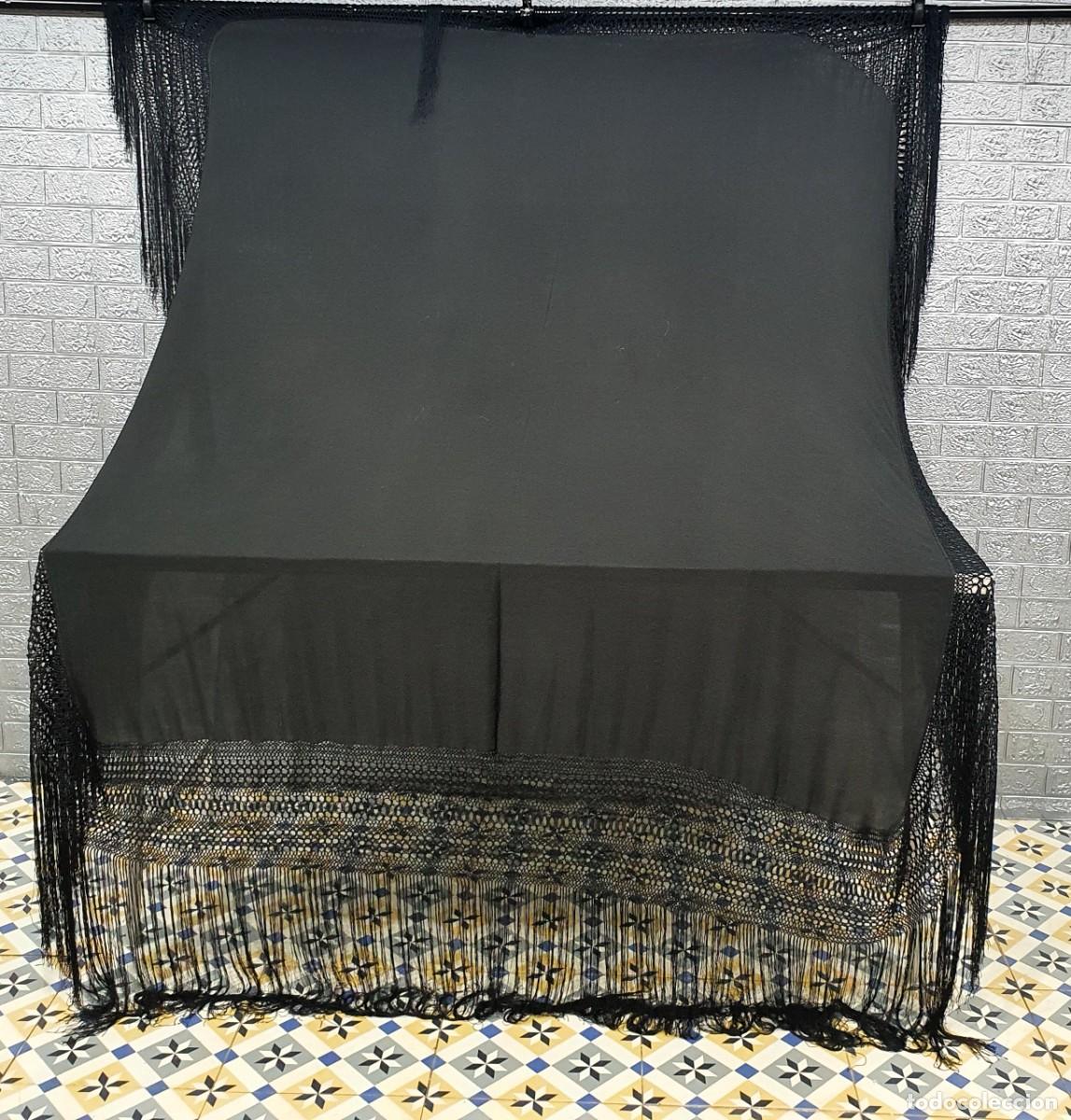 Antig&uuml;edades: Antiguo mant&oacute;n de cresp&oacute;n negro. - Foto 1