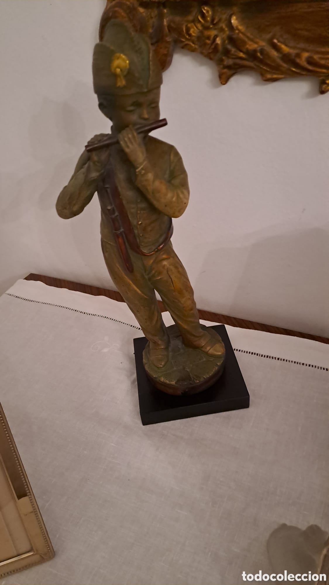 Antig&uuml;edades: Figura militar tocando flauta - Foto 1