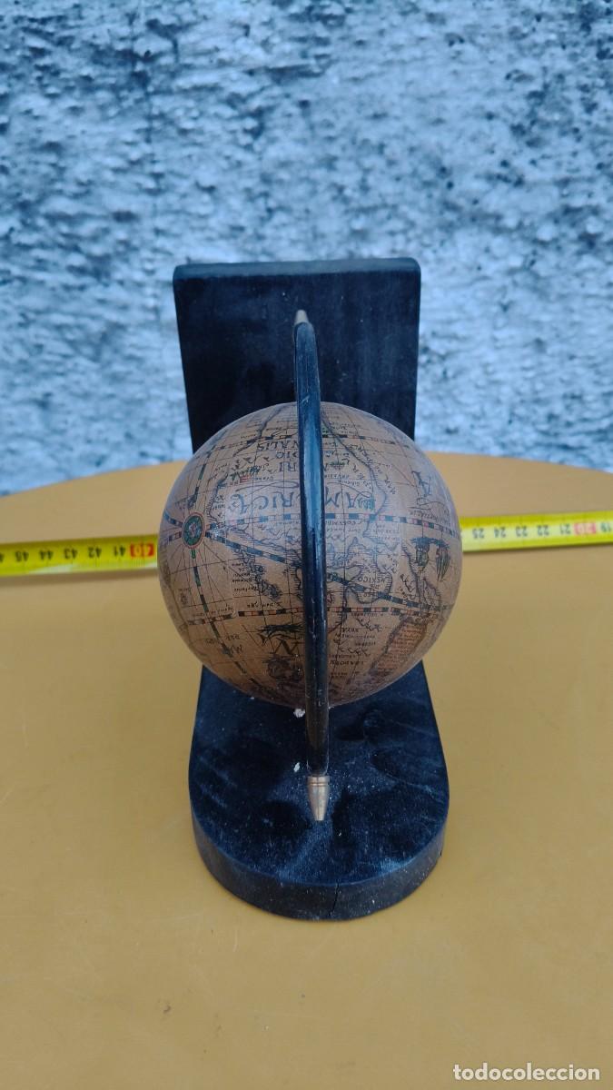 Antig&uuml;edades: Presse papier globe bois 1960 - Foto 1