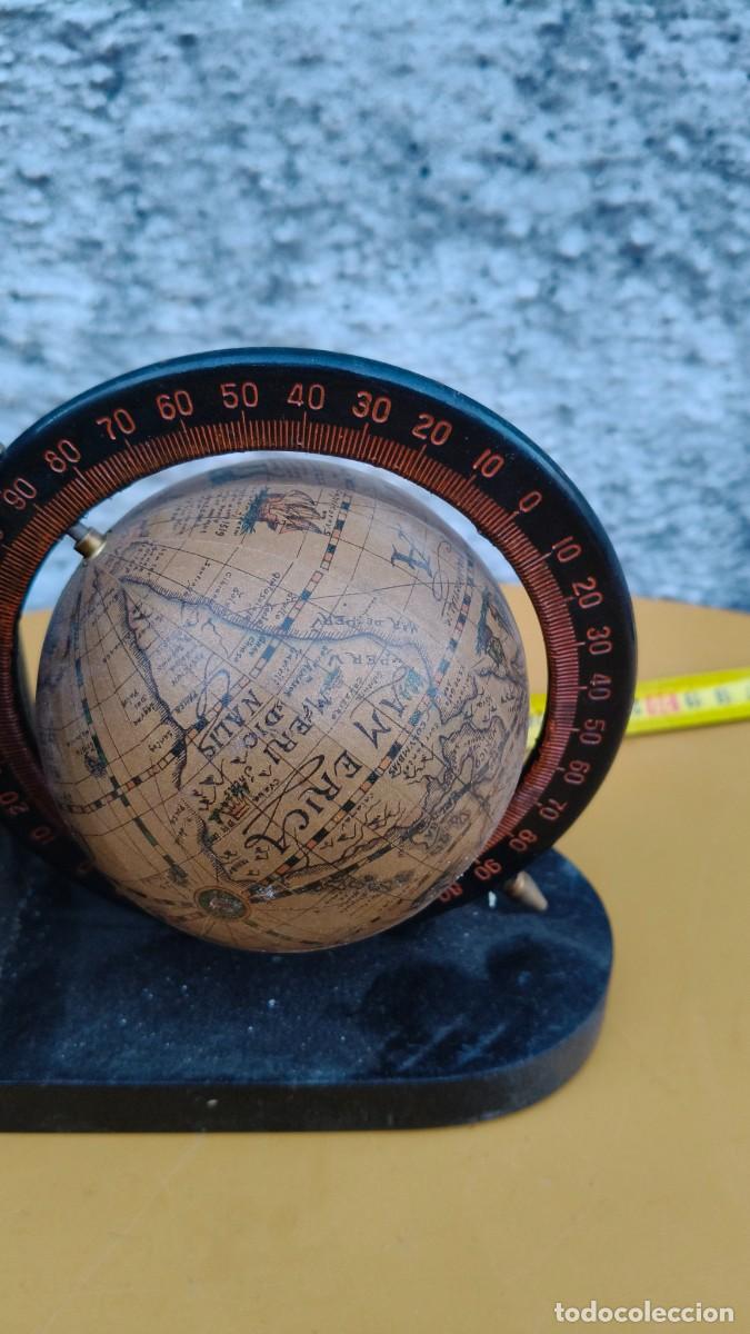 Antig&uuml;edades: Presse papier globe bois 1960 - Foto 3
