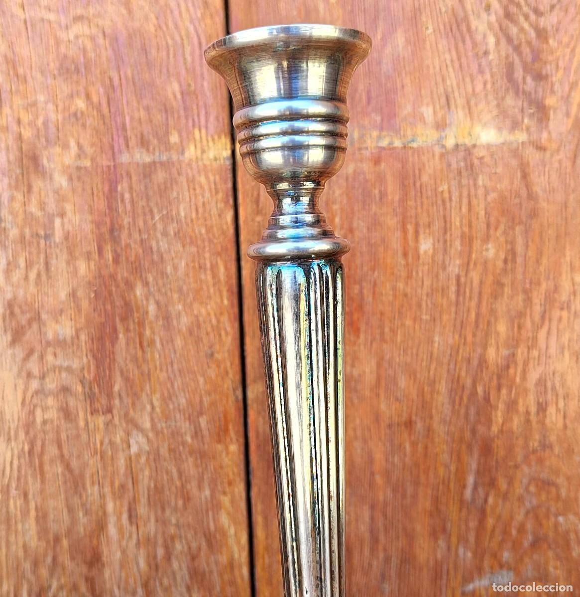 Antig&uuml;edades: Candelabro de metal acanalado - Foto 2