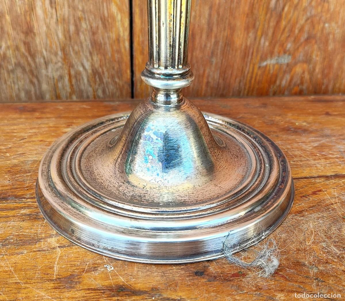 Antig&uuml;edades: Candelabro de metal acanalado - Foto 3