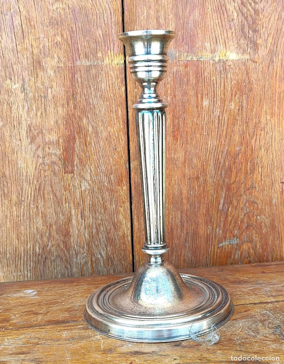 Antig&uuml;edades: Candelabro de metal acanalado - Foto 4