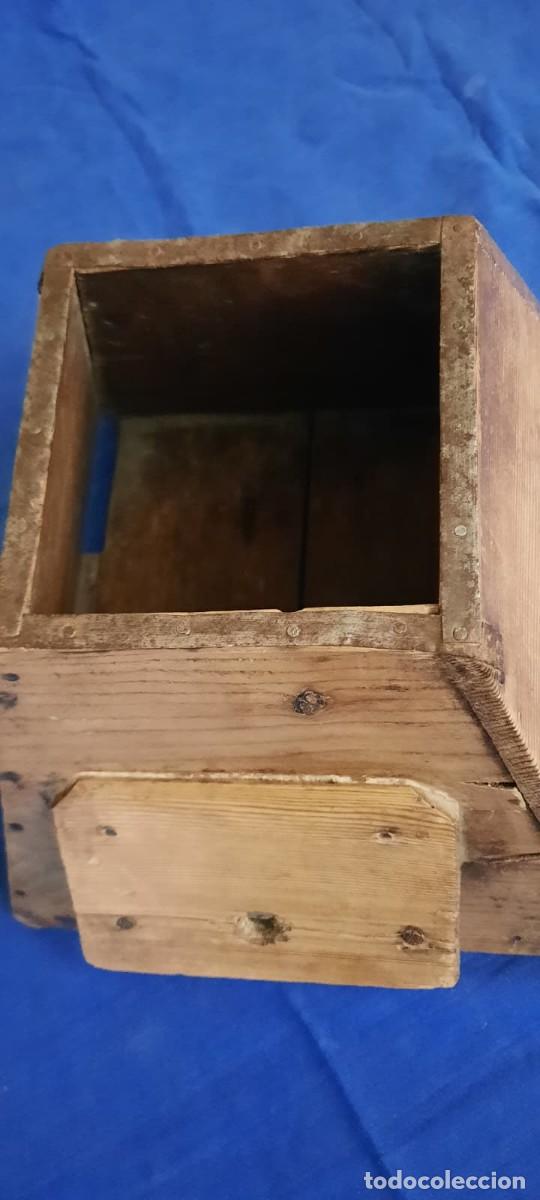 Antig&uuml;edades: ANTIGUA MEDIDA DE GRANO - Foto 10