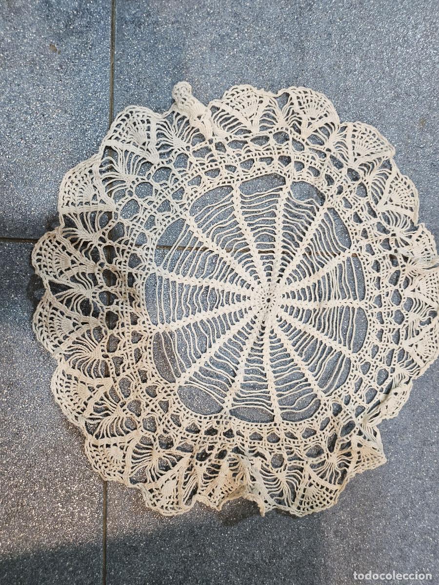 Antig&uuml;edades: tapete antiguo de mesa - Foto 1
