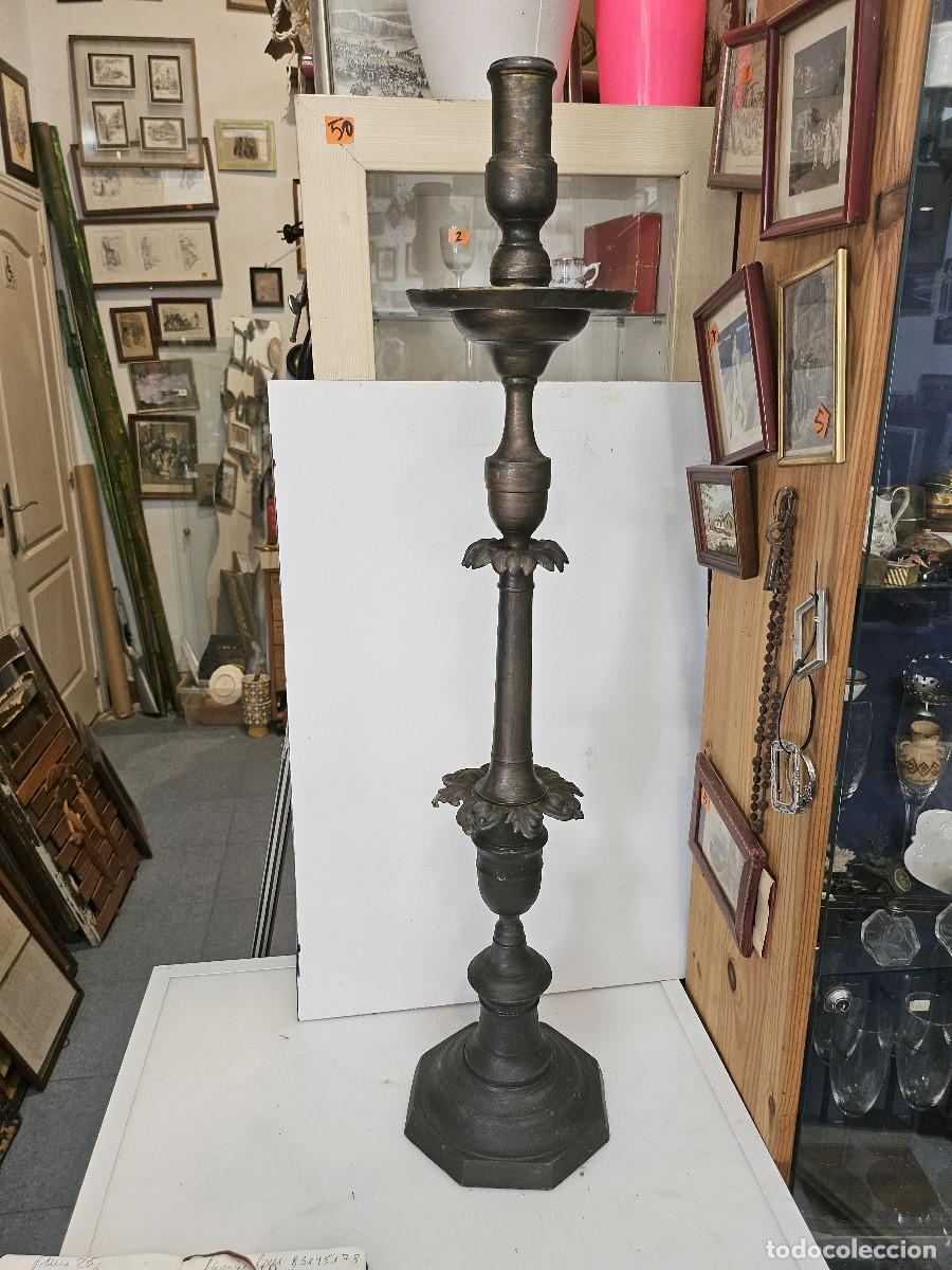 Antig&uuml;edades: candelabro de bronce antiguo - Foto 1