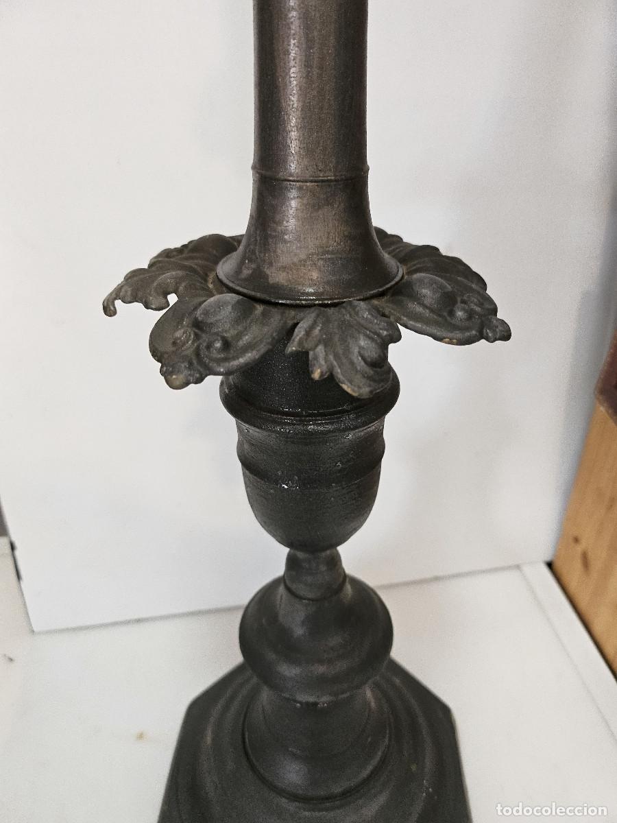 Antig&uuml;edades: candelabro de bronce antiguo - Foto 4