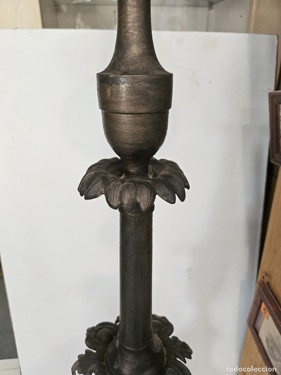 Antig&uuml;edades: candelabro de bronce antiguo - Foto 5