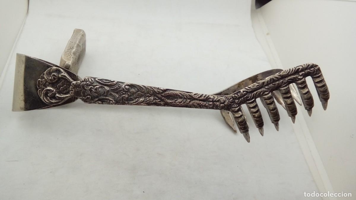 Antig&uuml;edades: PINZA DE BRONCE BONITOS GRABADOS - Foto 1
