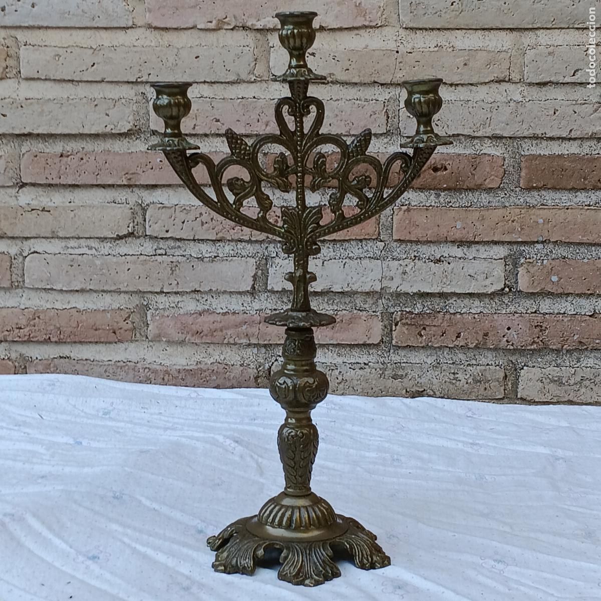Antig&uuml;edades: CANDELABRO ANTIGUO DE BRAZOS EN BRONCE. - Foto 1