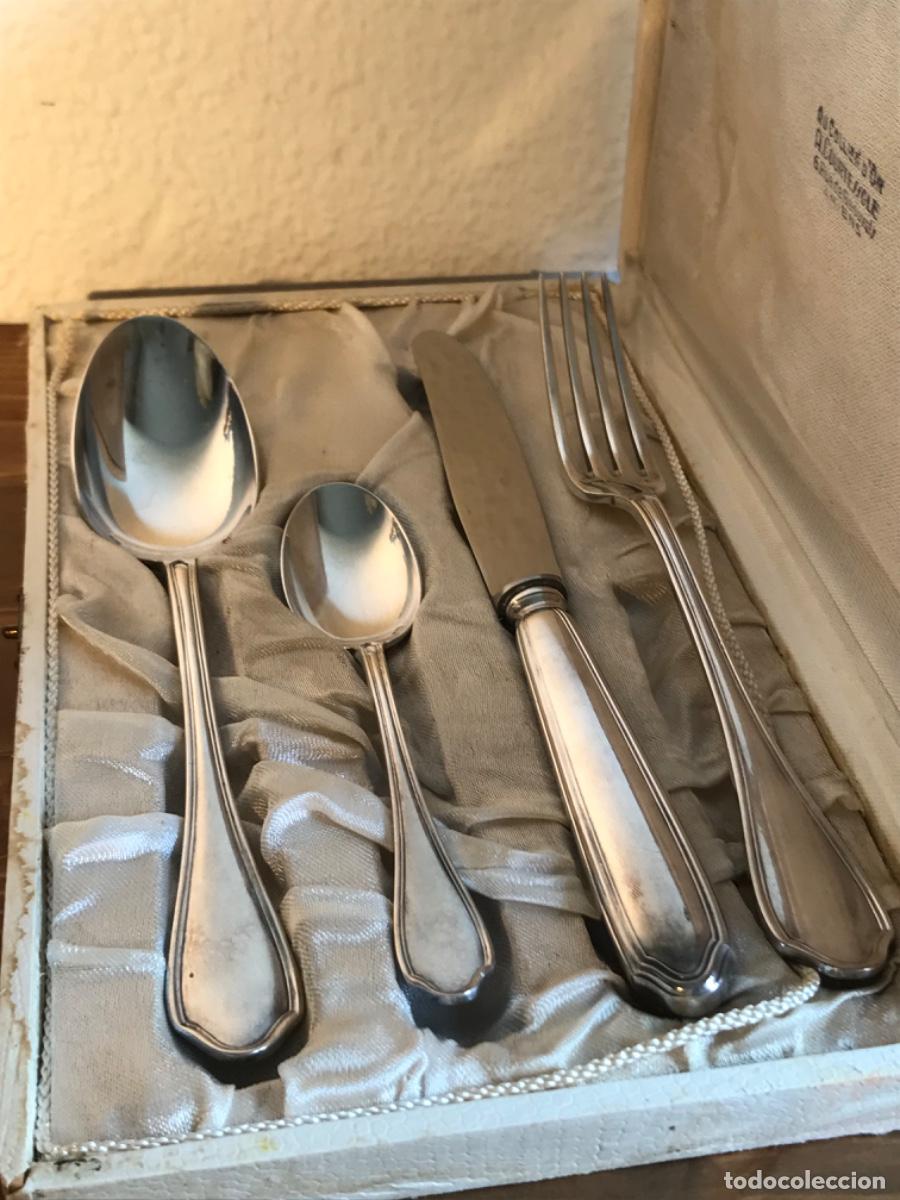 Antig&uuml;edades: Juego de cubiertos de plata en estuche original - Foto 2
