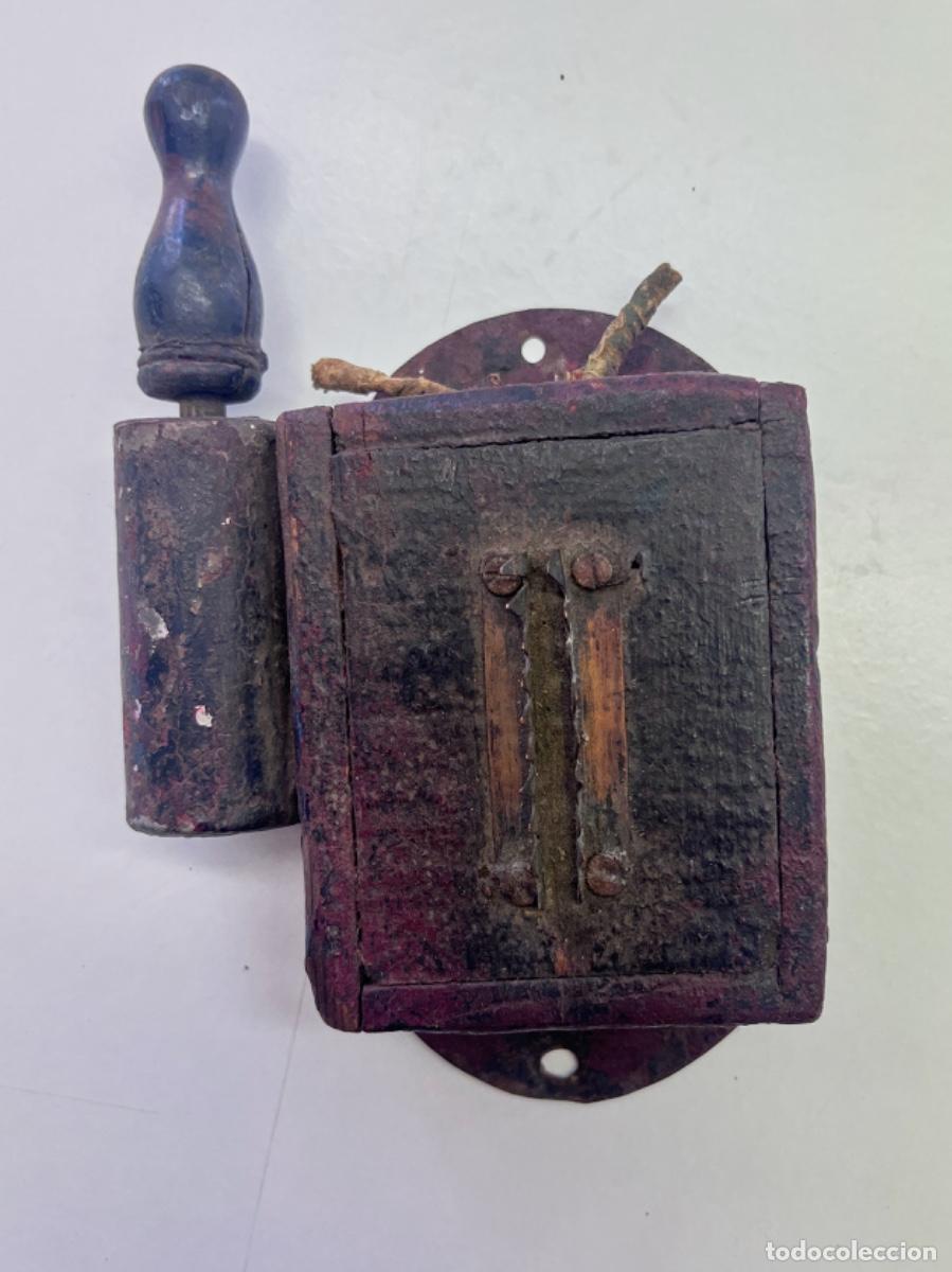 Antig&uuml;edades: Antiguo encendedor de pared - Foto 3
