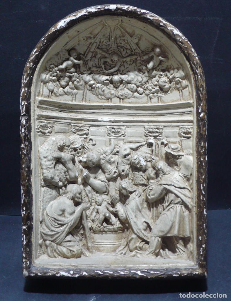 Antig&uuml;edades: PLACA DE ESCAYOLA EN RELIEVE - Foto 1