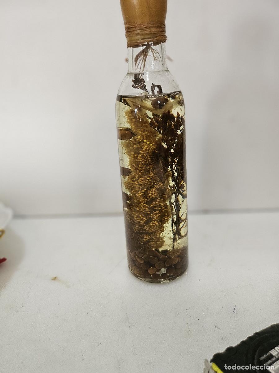 Antig&uuml;edades: botella con flores secas - Foto 1