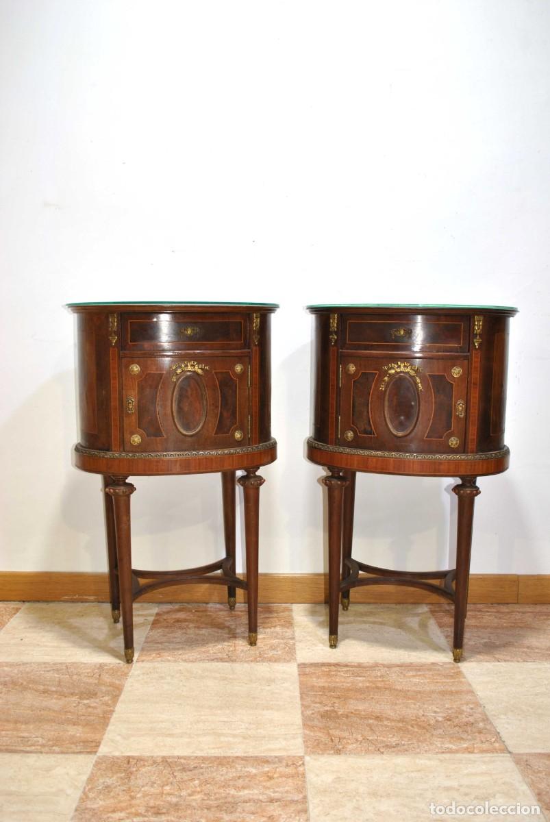 Antig&uuml;edades: PAREJA DE MESITAS ESTILO LUIS XVI - Foto 1