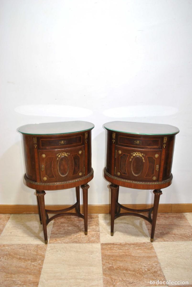 Antig&uuml;edades: PAREJA DE MESITAS ESTILO LUIS XVI - Foto 2