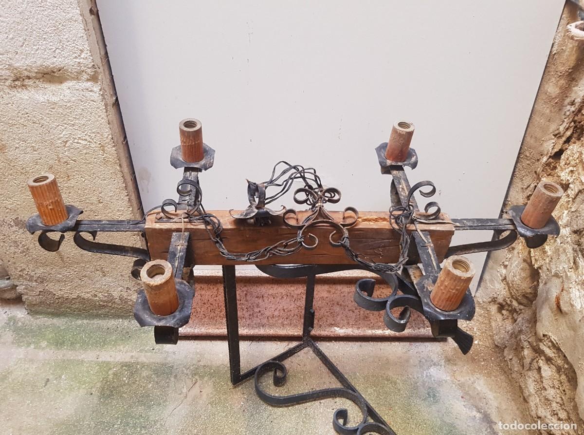 Antig&uuml;edades: L&Aacute;MPARA ESTILO MEDIEVAL EN FORJA Y MADERA - Foto 1