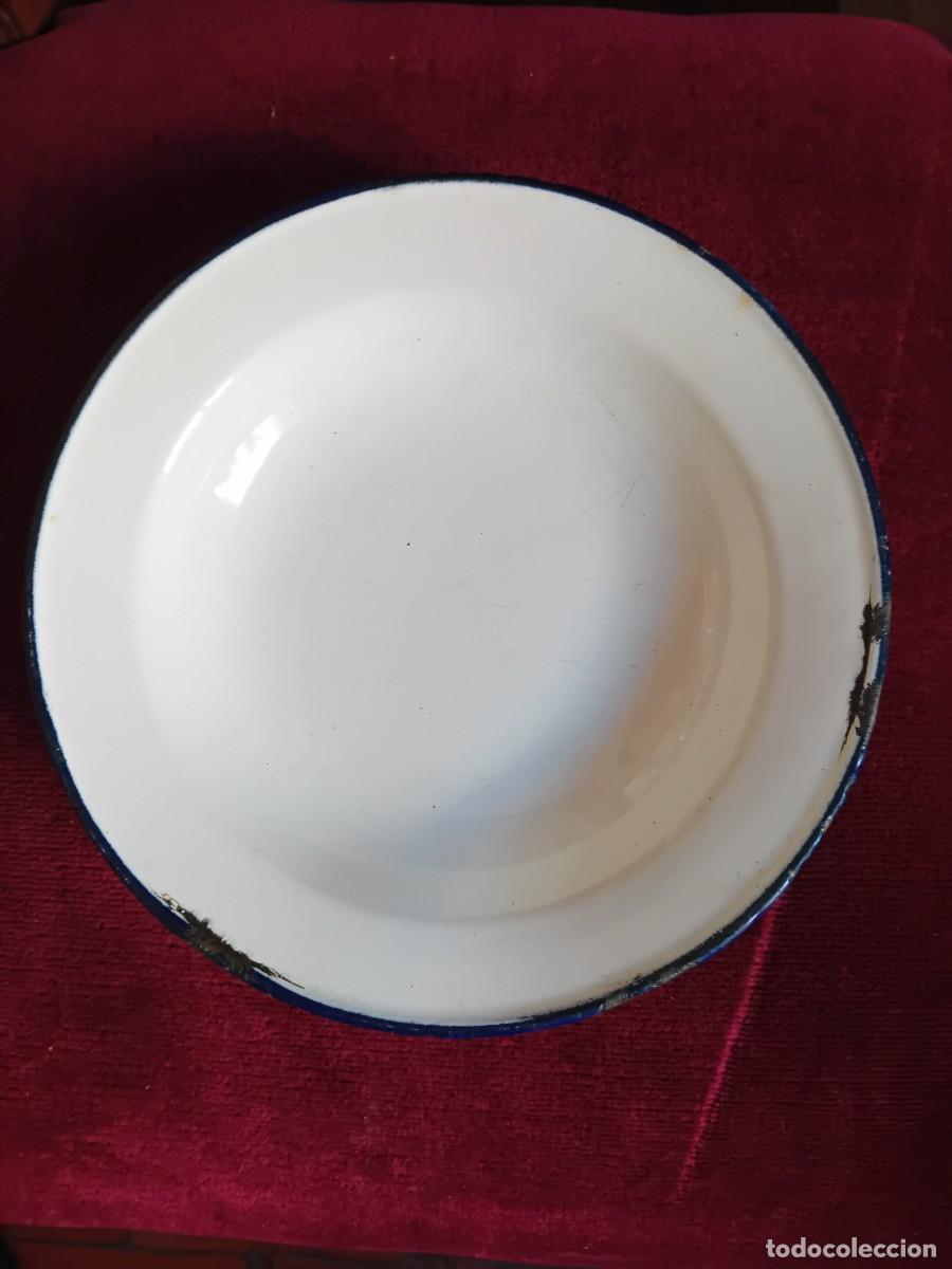 Antig&uuml;edades: Plato de hierro esmaltado d&eacute;cada de los 50 - Foto 2