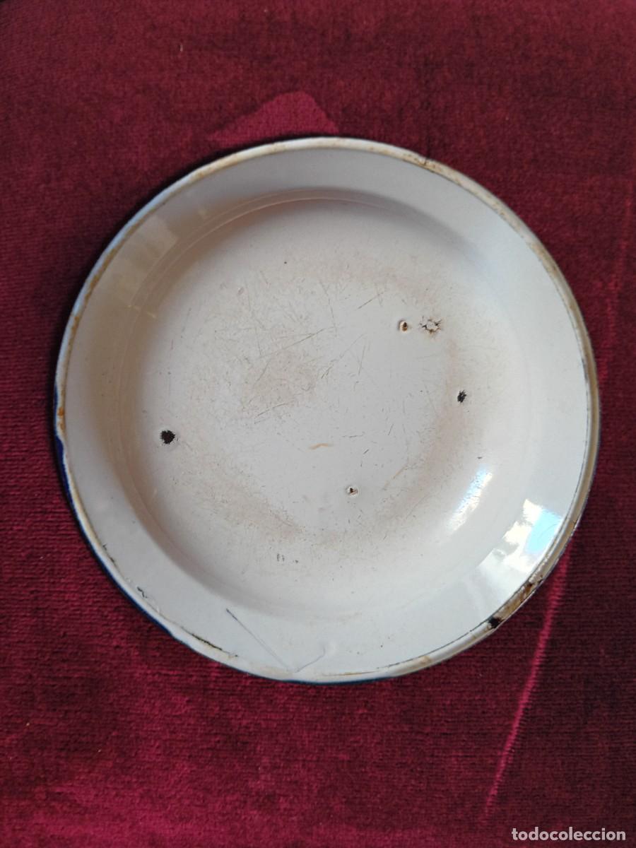 Antig&uuml;edades: Plato de hierro esmaltado d&eacute;cada de los 50 - Foto 1
