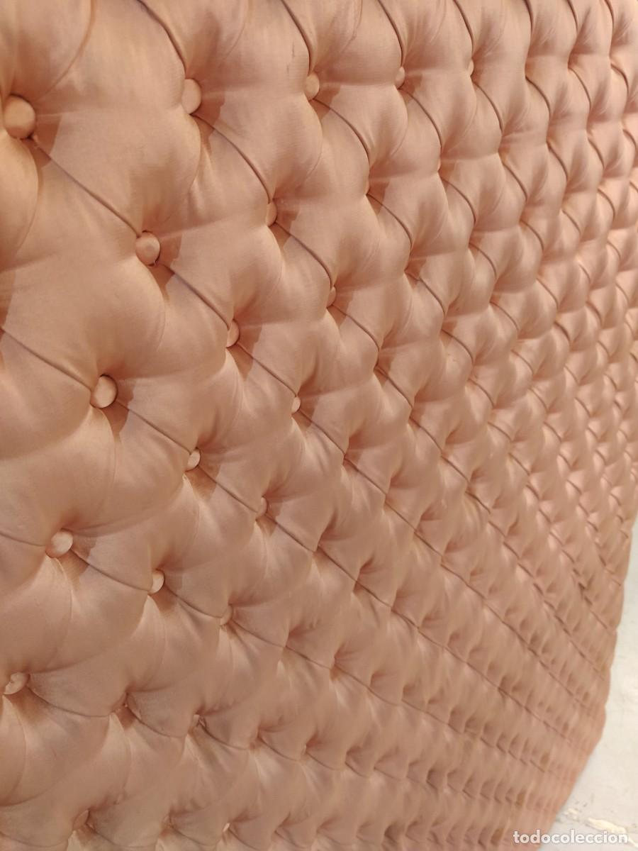Antig&uuml;edades: Cabecero y laterales panel capiton&eacute; ropa tipo seda rosa. - Foto 4