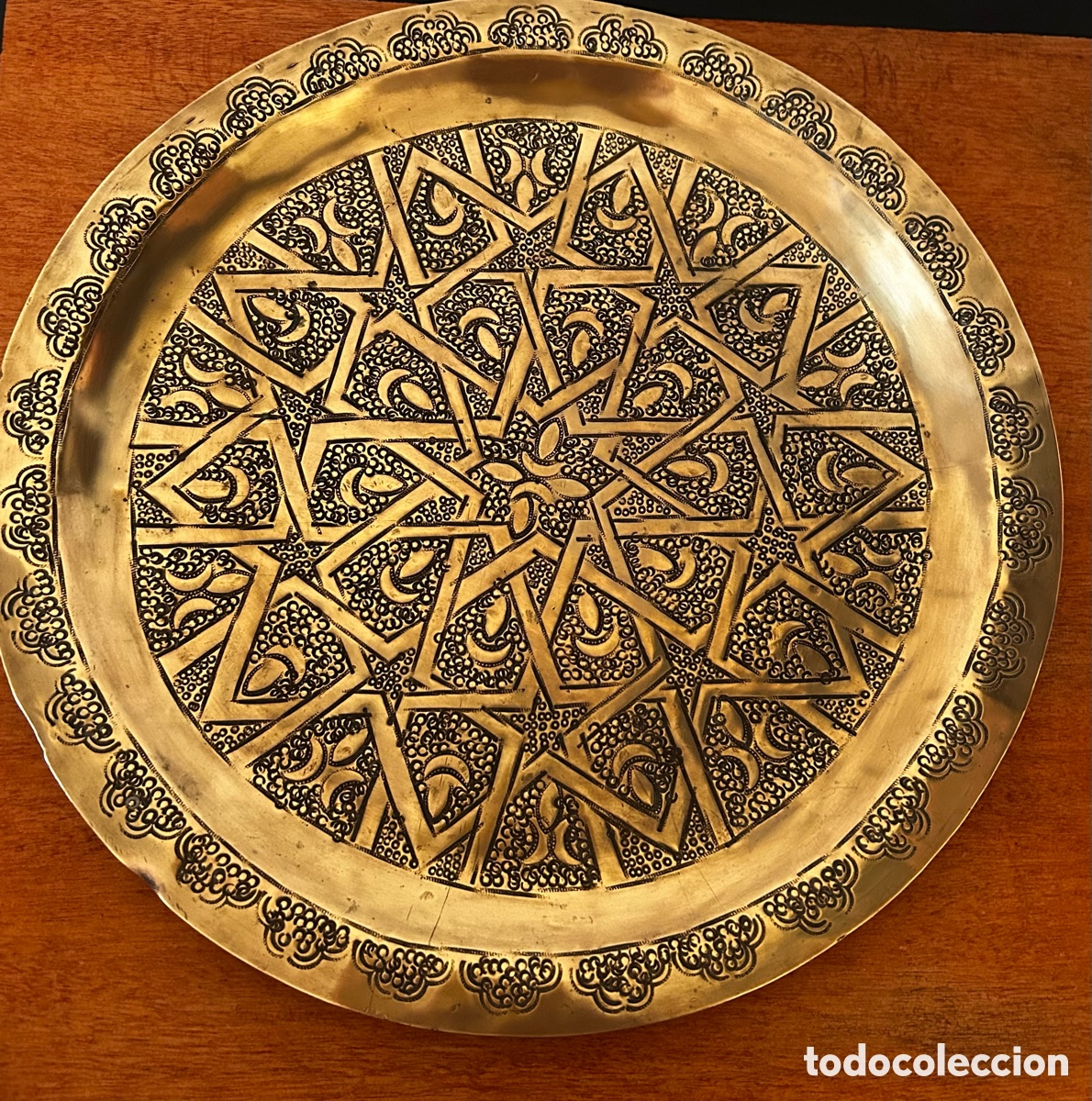 Antig&uuml;edades: Plato de bronce marroqu&iacute; - Foto 1