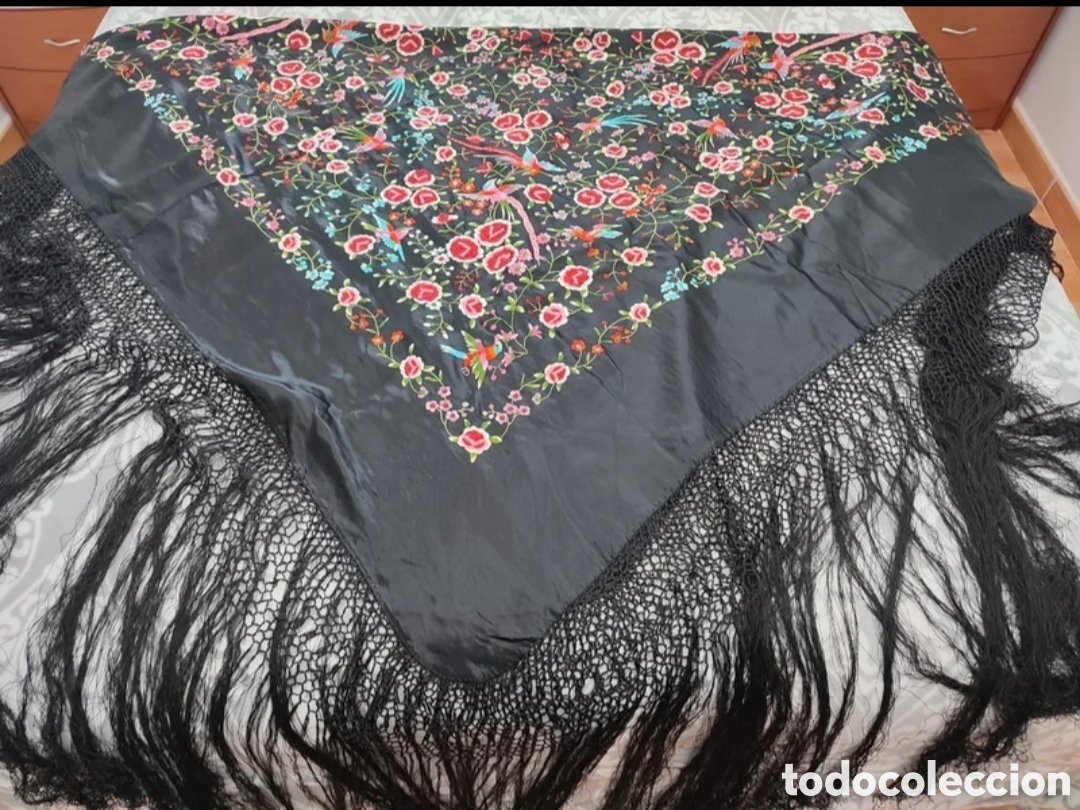 Antig&uuml;edades: Mant&oacute;n de Manila negro - Foto 1