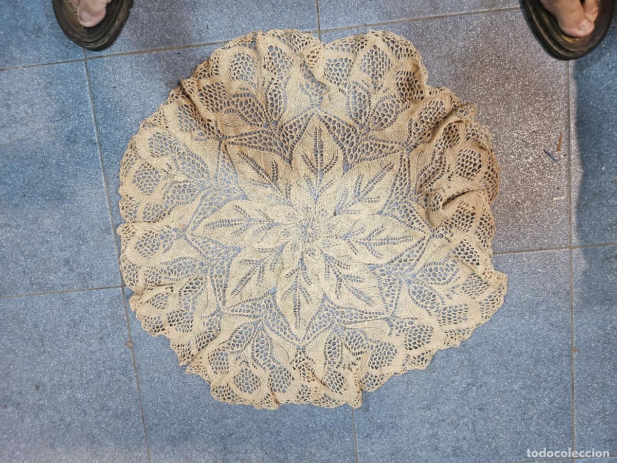 Antig&uuml;edades: pa&ntilde;o de mesa hecho a groche - Foto 1