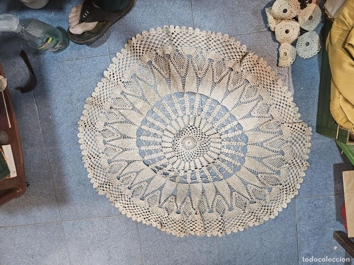 Antig&uuml;edades: pa&ntilde;o de mesa hecho a groche - Foto 1