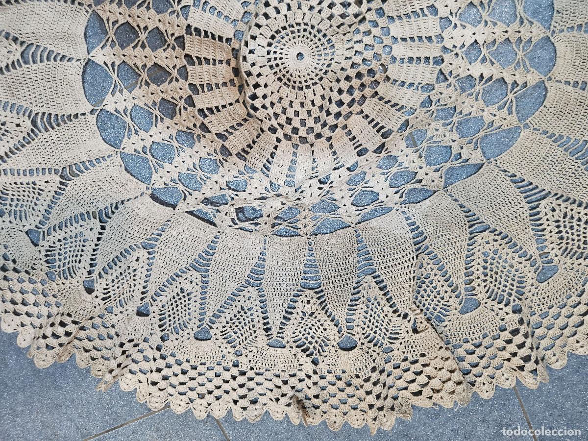 Antig&uuml;edades: pa&ntilde;o de mesa hecho a groche - Foto 4