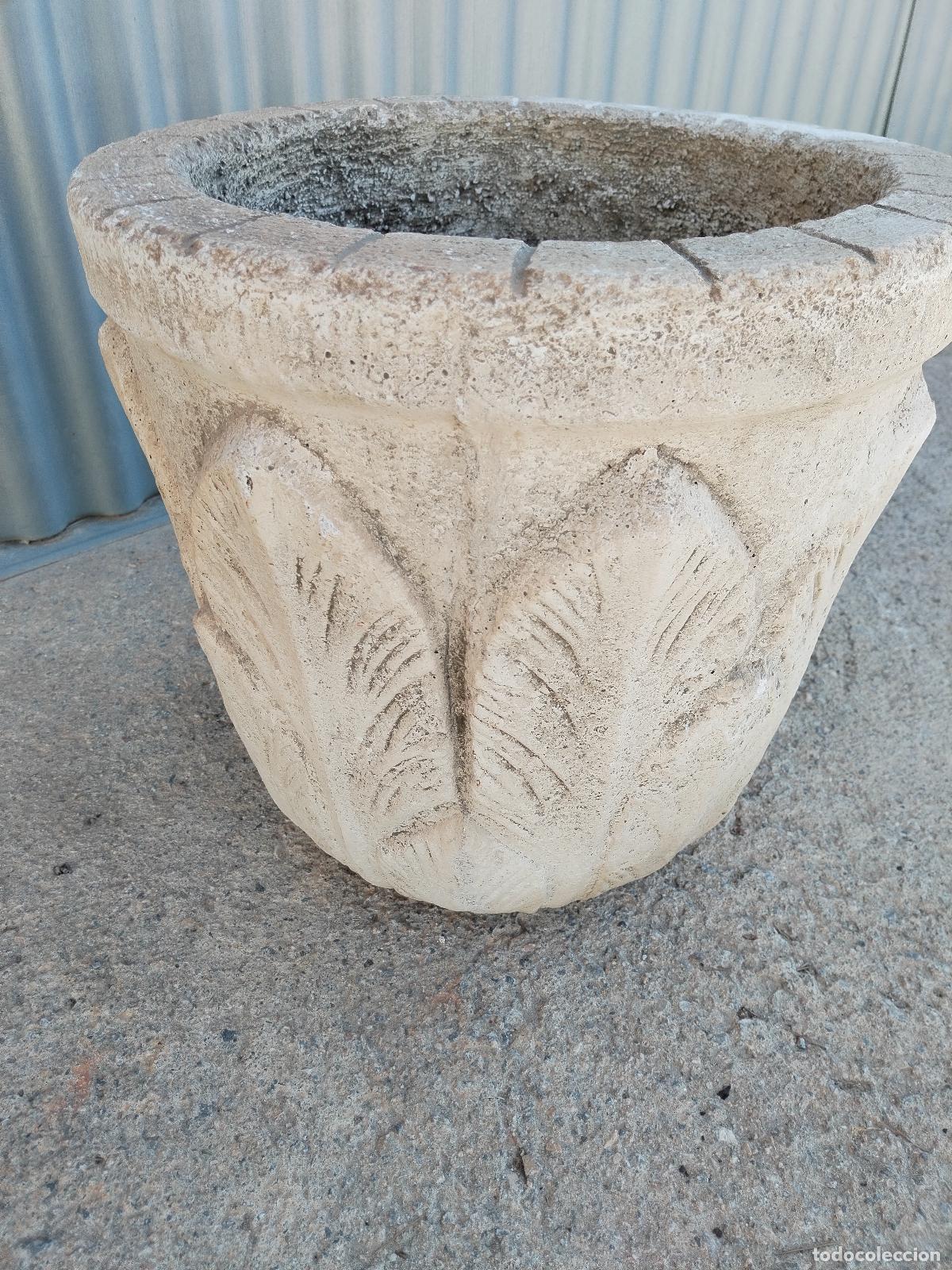 Antig&uuml;edades: macetero en piedra artificial - Foto 1