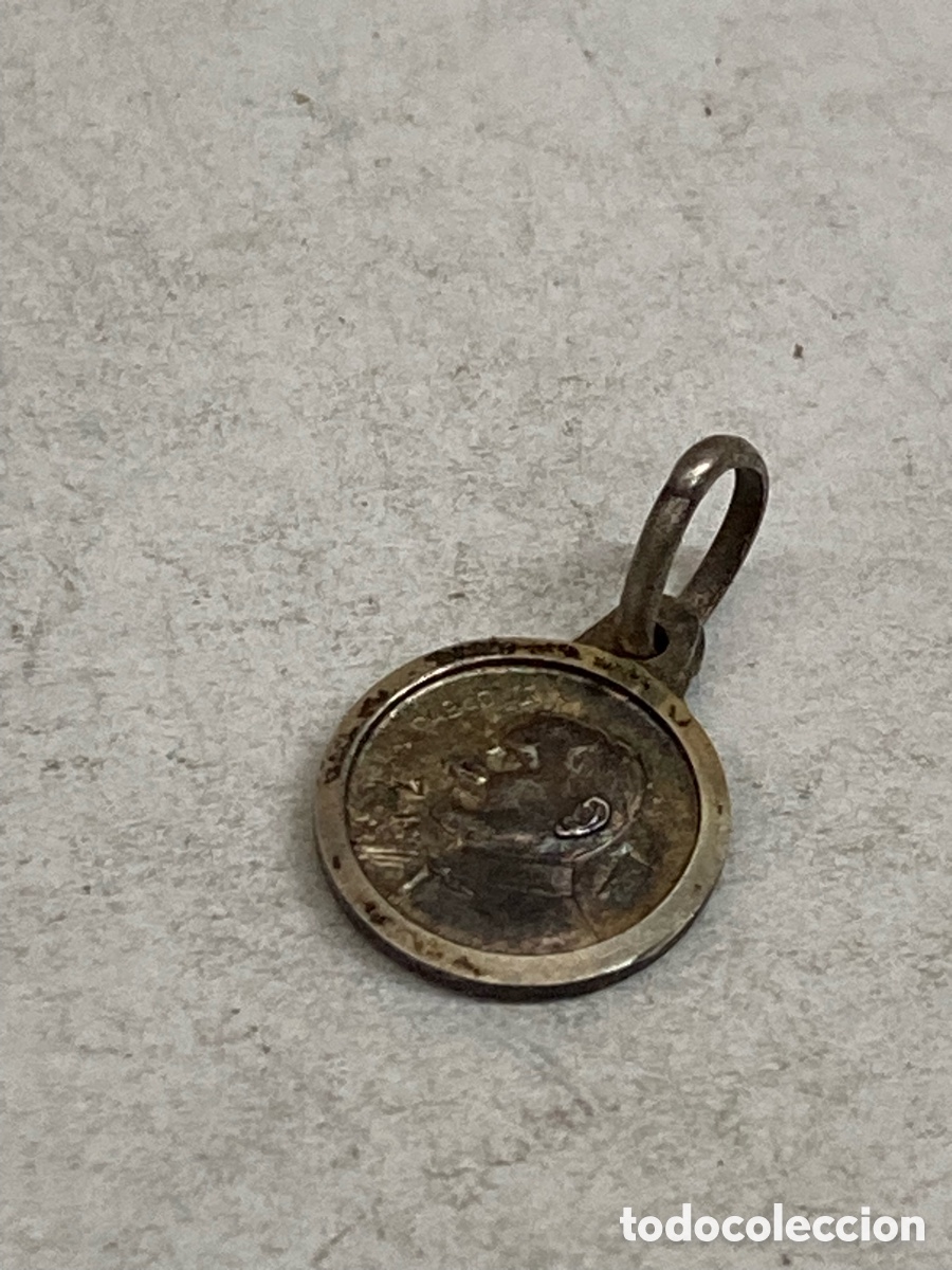 Antig&uuml;edades: Medalla de plata religiosa C438 - Foto 2