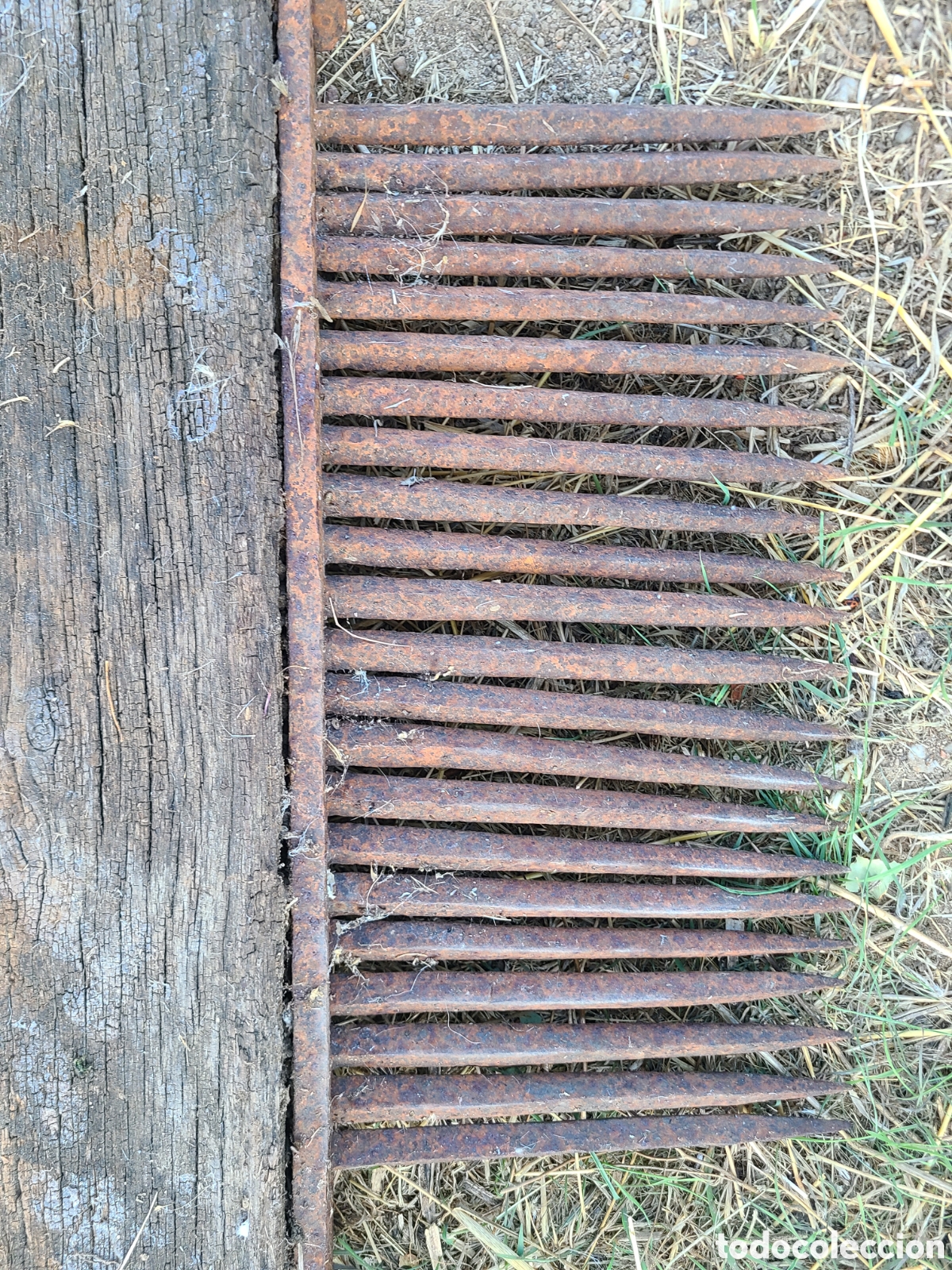 Antig&uuml;edades: Ripo de madera y forja s.XIX - Foto 2