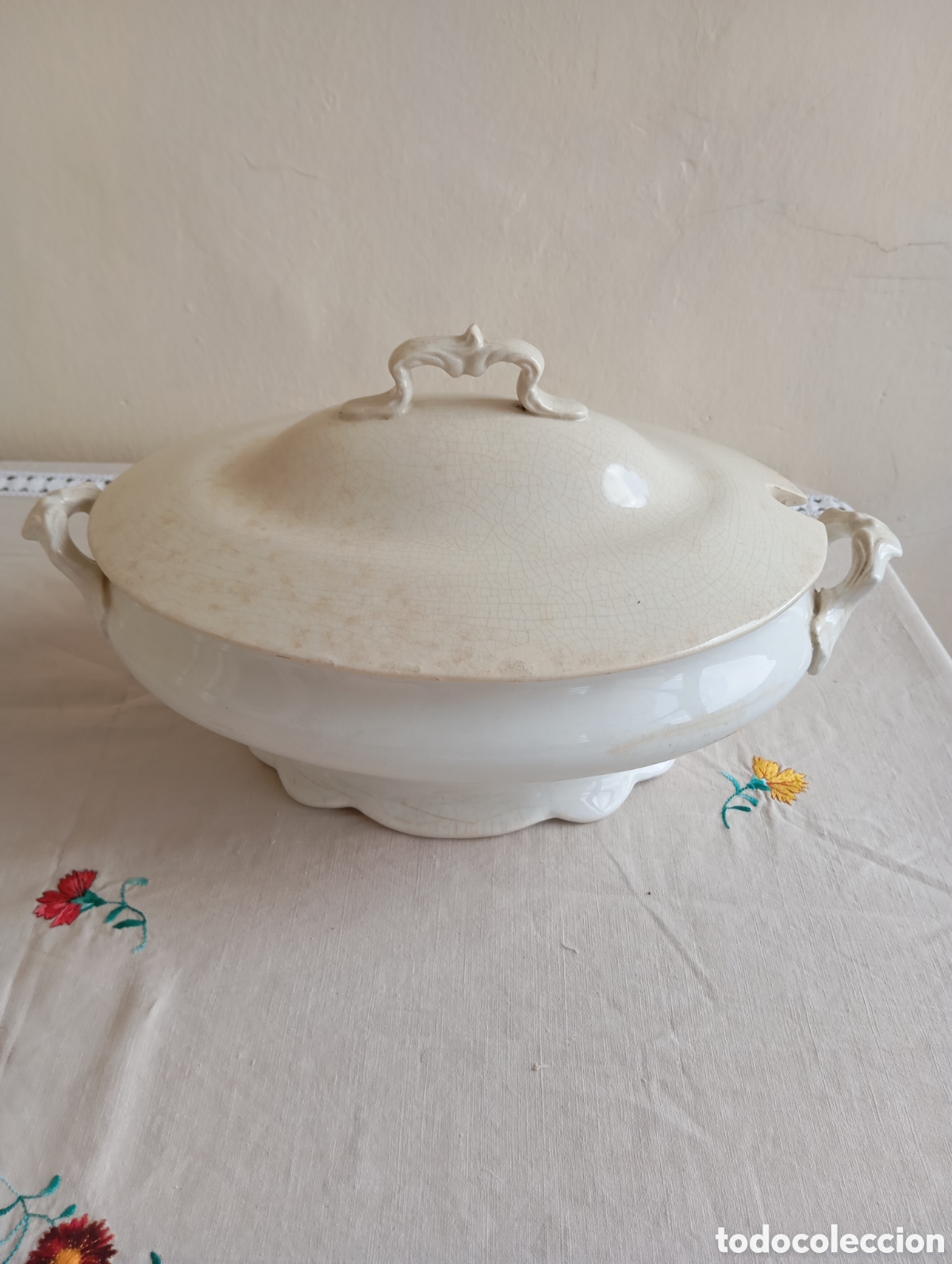 Antigüedades: SOPERA ANTIGUA DE PORCELANA SAN CLAUDIO