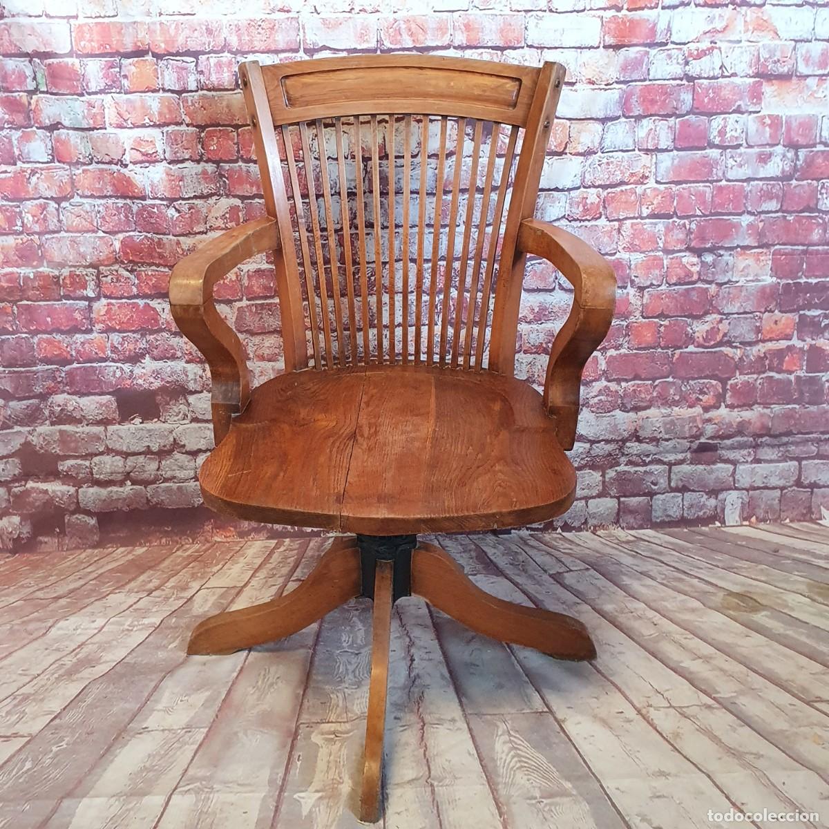 Antig&uuml;edades: Sill&oacute;n de madera de roble giratorio - Foto 1