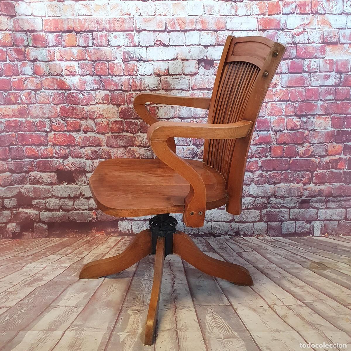 Antig&uuml;edades: Sill&oacute;n de madera de roble giratorio - Foto 2