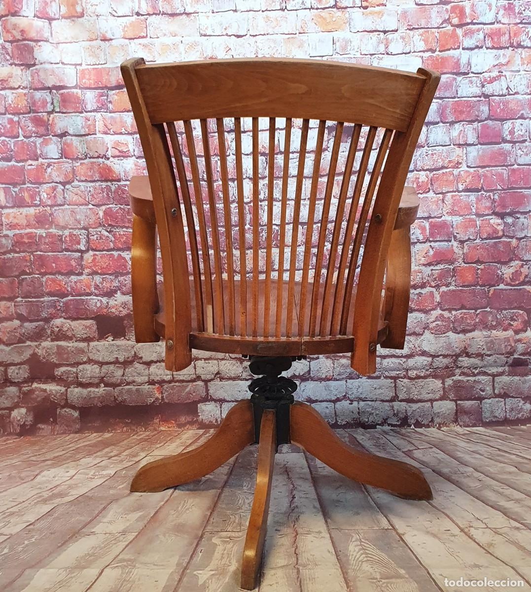 Antig&uuml;edades: Sill&oacute;n de madera de roble giratorio - Foto 3