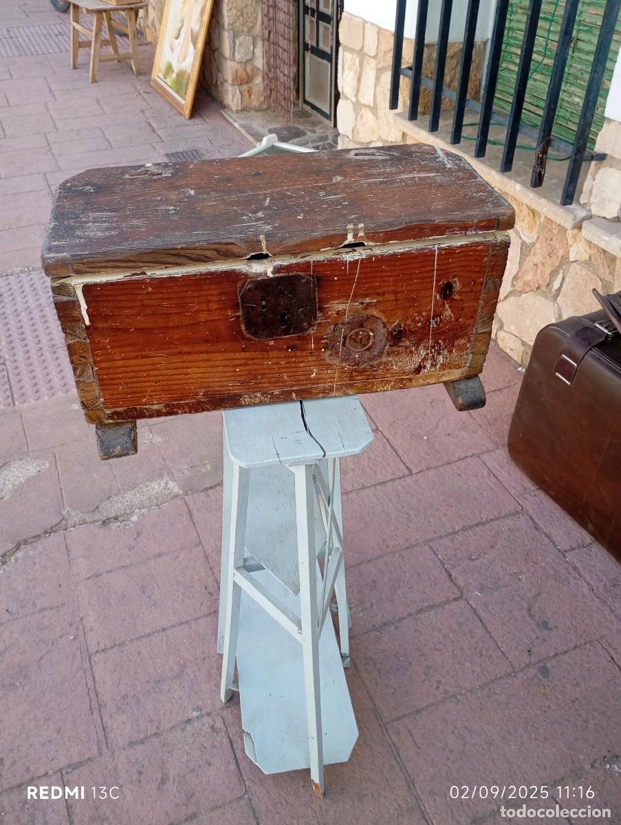 Antig&uuml;edades: Arca peque&ntilde;a madera pino - Foto 3