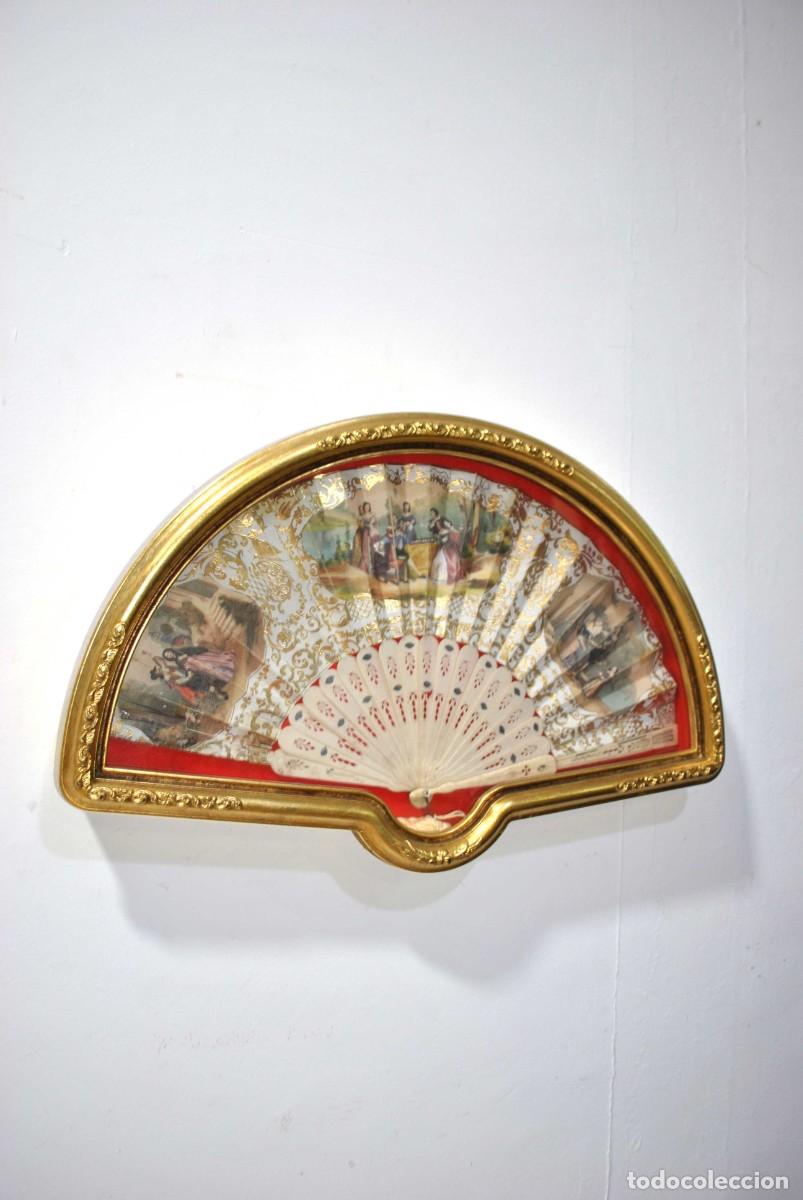 Antig&uuml;edades: ABANICO ANTIGUO CON CAJA EXPOSITORA - Foto 2
