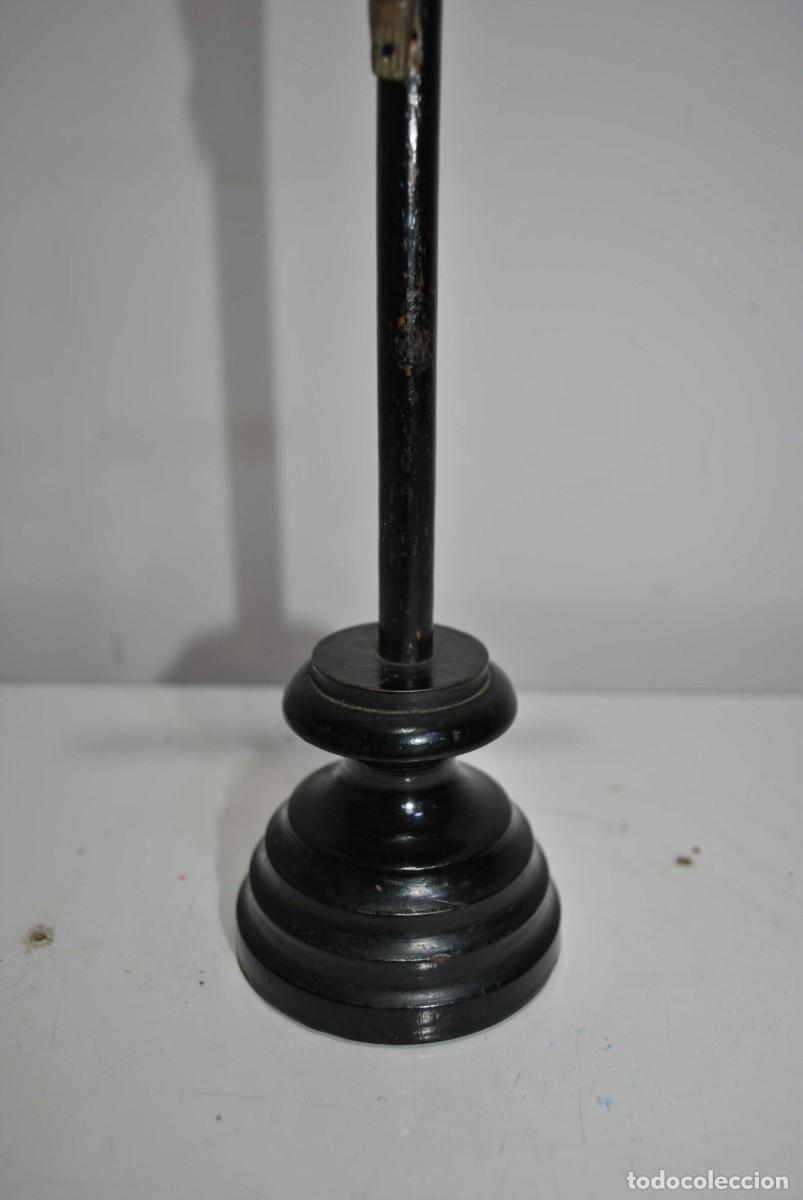 Antig&uuml;edades: CRUCIFIJO DE MESA LACADO - Foto 3