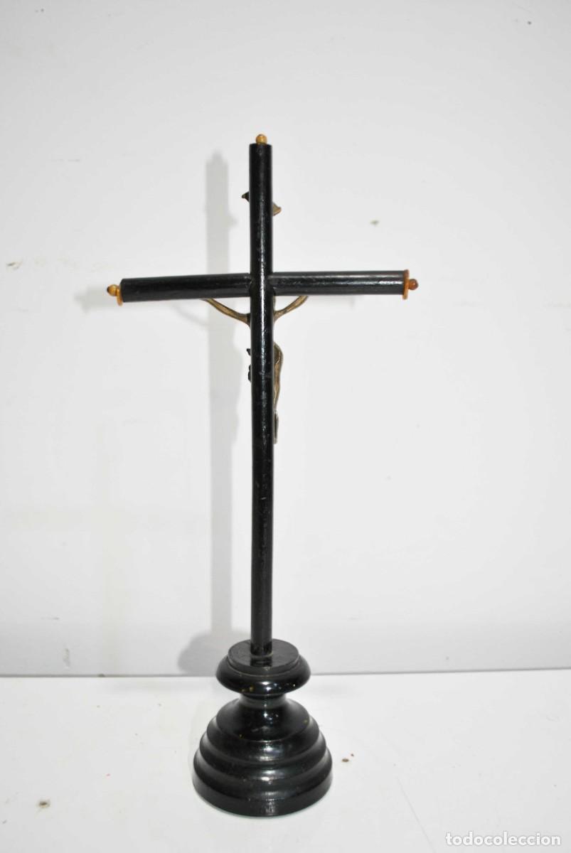 Antig&uuml;edades: CRUCIFIJO DE MESA LACADO - Foto 5