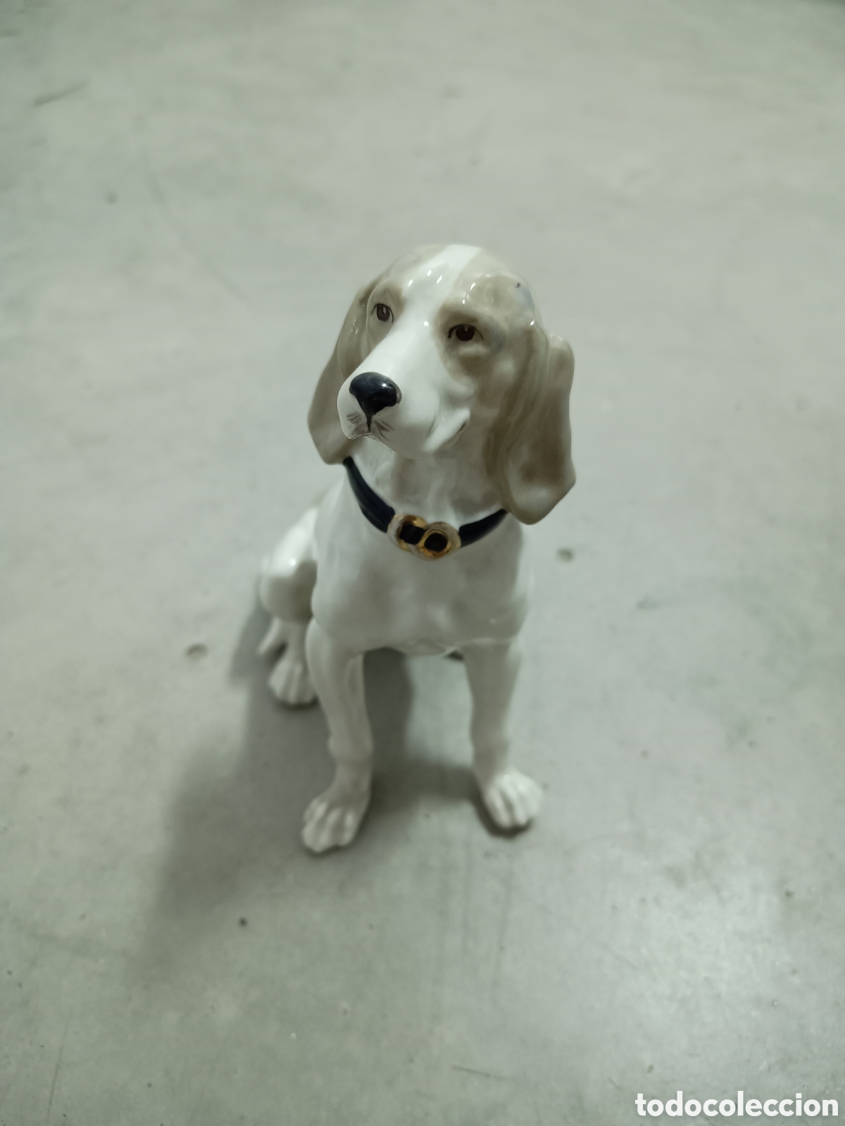 Antig&uuml;edades: FIGURA DE PERRO EN PORCELANA - Foto 1
