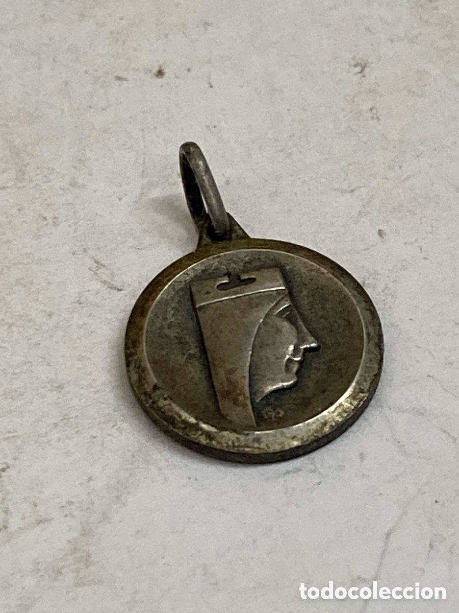 Antig&uuml;edades: Cadena de plata religiosa C441 - Foto 1