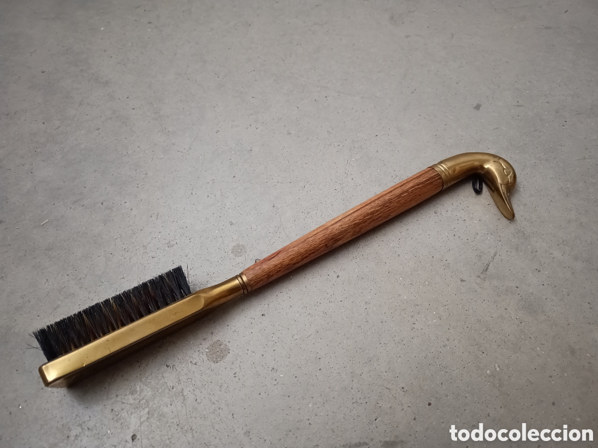 Antig&uuml;edades: CEPILLO DE CALZADO - BRONCE Y MADERA CON CABEZA DE PATO - Foto 2