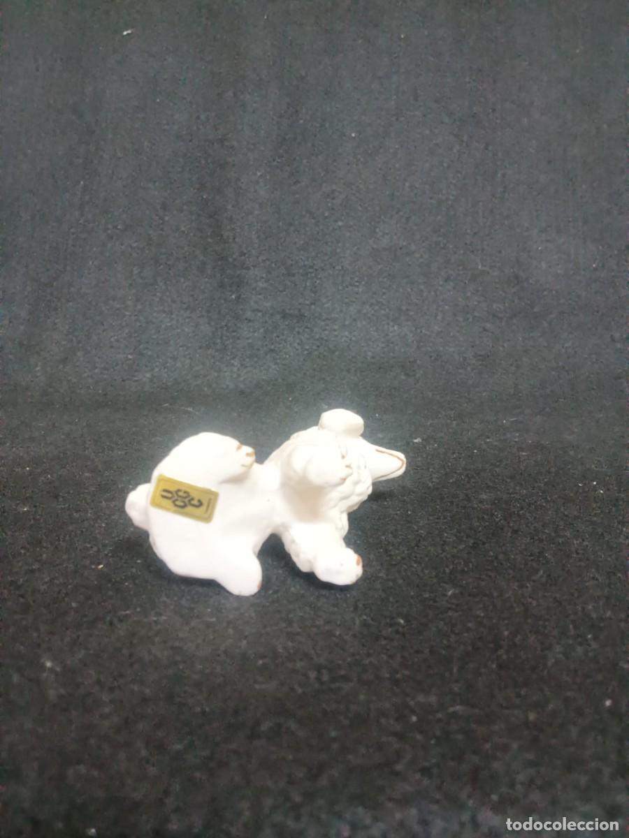 Antig&uuml;edades: CANICHE PORCELANA BISCUIT - Foto 4