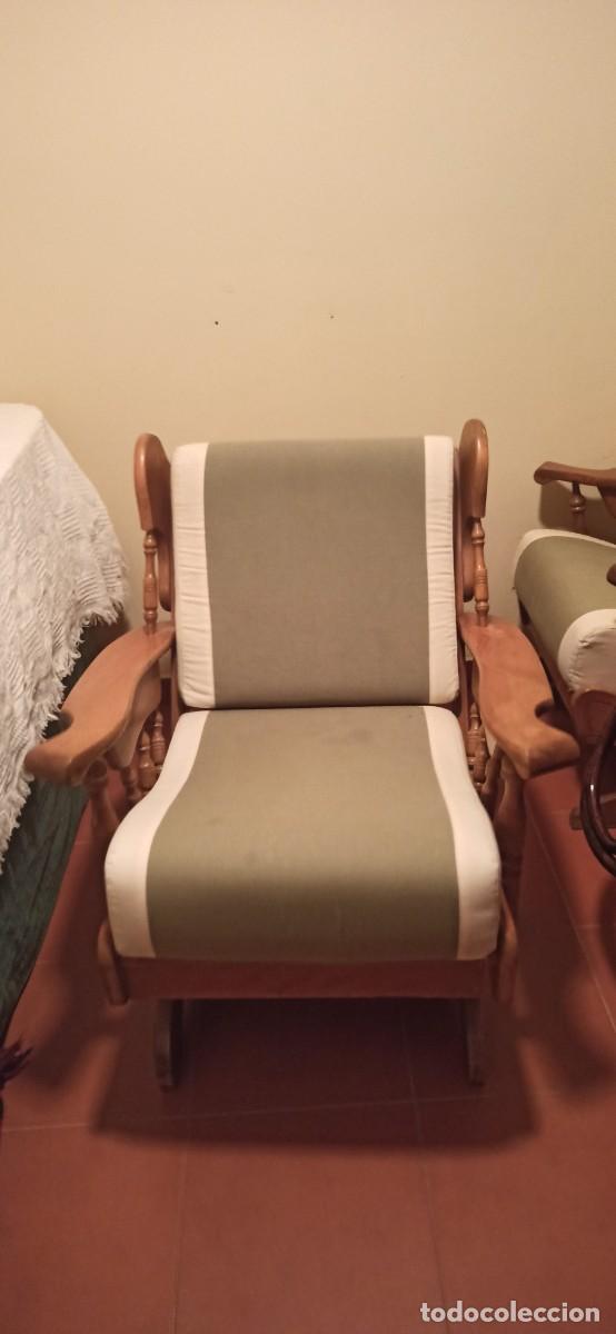 Antig&uuml;edades: Sillones mecedora de Madera . 2 unidades - Foto 2