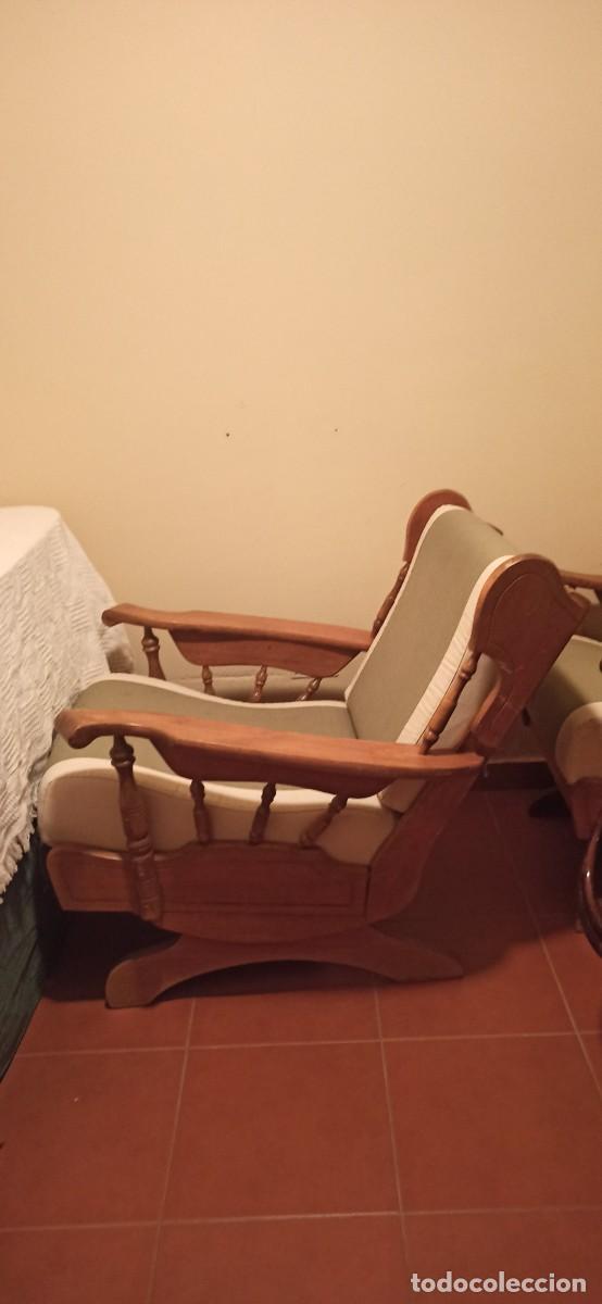 Antig&uuml;edades: Sillones mecedora de Madera . 2 unidades - Foto 3