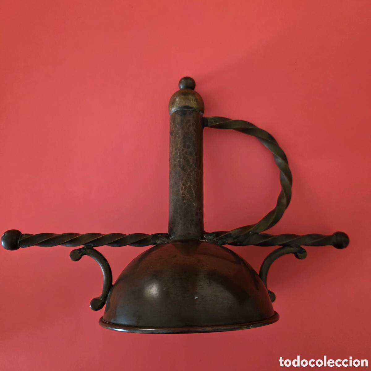 Antig&uuml;edades: Posible portavelas en forma espada - Foto 1