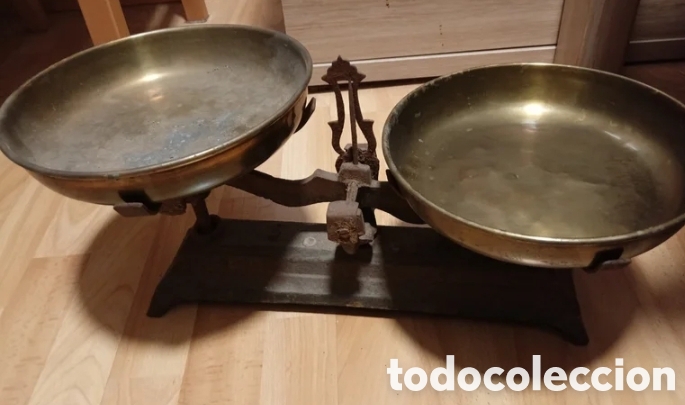 Antig&uuml;edades: Balanza antigua de hierro