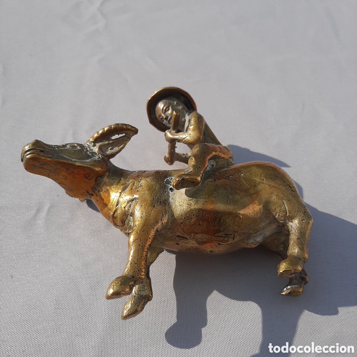 Antig&uuml;edades: Ni&ntilde;o sobre bufalo de agua. - Foto 1