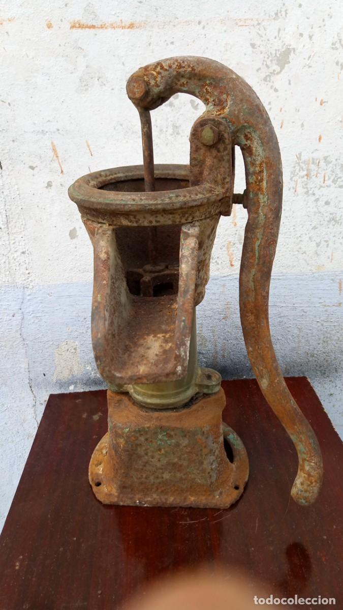 Antig&uuml;edades: Bomba de agua, antigua - Foto 2